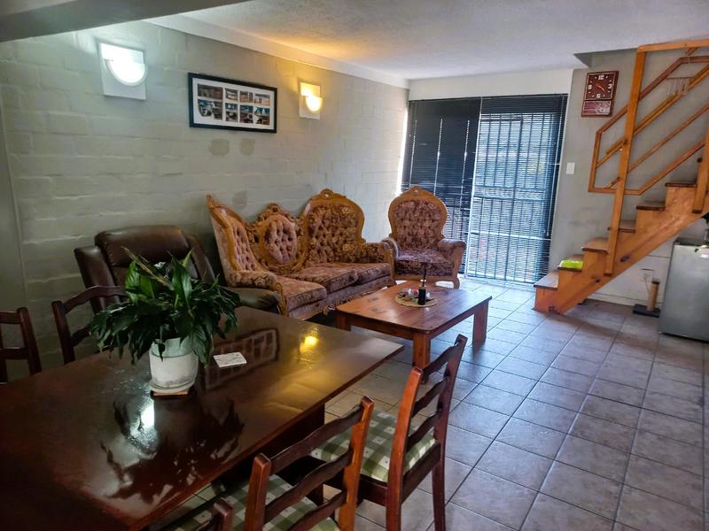 4 Bedroom Property for Sale in Guldenland Western Cape